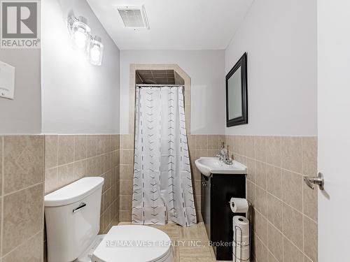 40 Wintergreen Rd, Toronto, ON - Indoor Photo Showing Bathroom