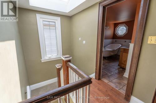 8 Wesley Crescent, Mississauga, ON - Indoor Photo Showing Other Room