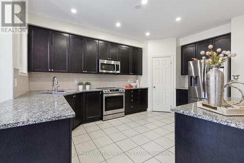 444 Downes Jackson Hts, Milton, ON - Indoor Photo Showing Kitchen With Stainless Steel Kitchen With Upgraded Kitchen
