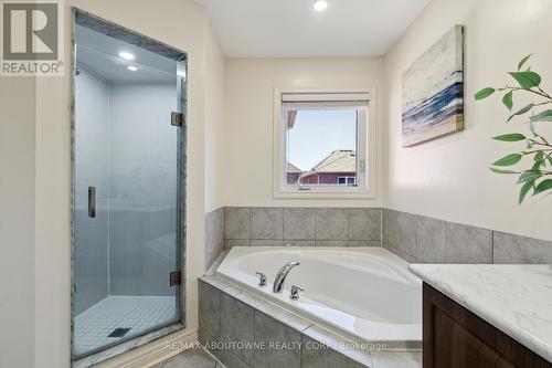 444 Downes Jackson Hts, Milton, ON - Indoor Photo Showing Bathroom