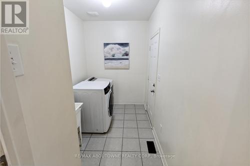 444 Downes Jackson Hts, Milton, ON - Indoor Photo Showing Laundry Room