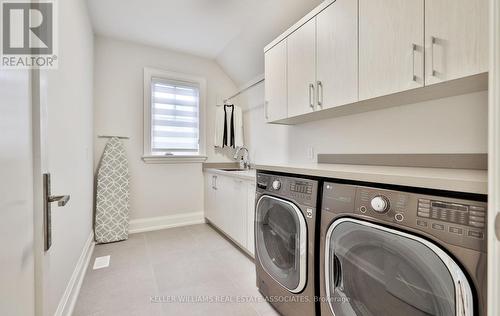 1079 Pelham Avenue, Mississauga, ON - Indoor Photo Showing Laundry Room
