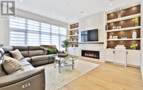 1079 Pelham Avenue, Mississauga, ON - Indoor Photo Showing Living Room With Fireplace