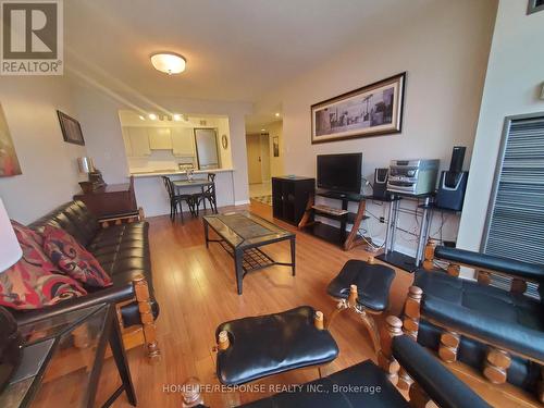 #1602 -50 Eglinton Ave W, Mississauga, ON - Indoor Photo Showing Living Room
