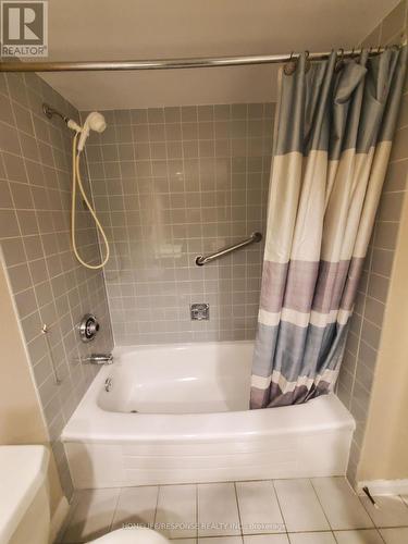 #1602 -50 Eglinton Ave W, Mississauga, ON - Indoor Photo Showing Bathroom