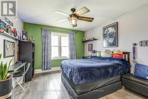 2127 Sunnydale Drive, Burlington, ON - Indoor Photo Showing Bedroom