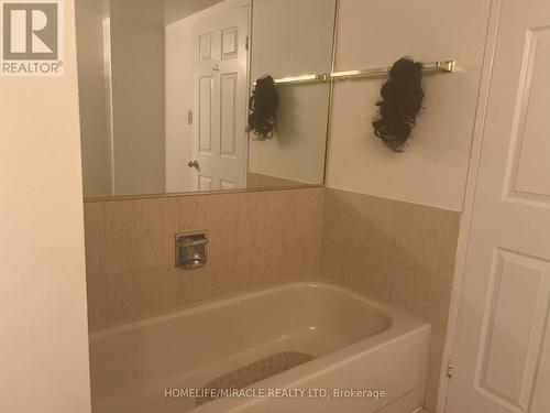 1207 - 10 Malta Avenue, Brampton, ON - Indoor Photo Showing Bathroom