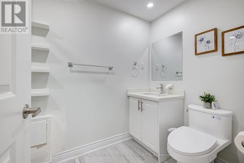 1113 Mcbride Ave, Mississauga, ON - Indoor Photo Showing Bathroom