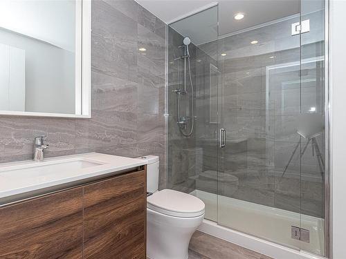 708-369 Tyee Rd, Victoria, BC - Indoor Photo Showing Bathroom