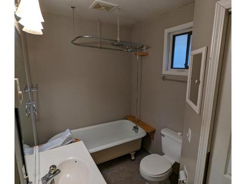 961 Maple Lane Dr, Parksville, BC - Indoor Photo Showing Bathroom