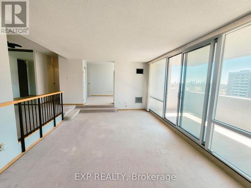 #1704 -270 Scarlett Rd, Toronto, ON -  Photo Showing Other Room