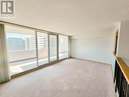 #1704 -270 Scarlett Rd, Toronto, ON - Indoor Photo Showing Other Room