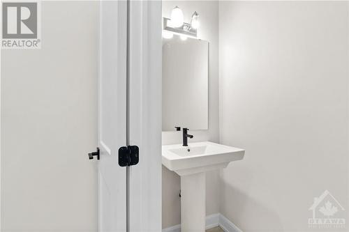 683 Fisher Street, Kemptville, ON - Indoor Photo Showing Bathroom