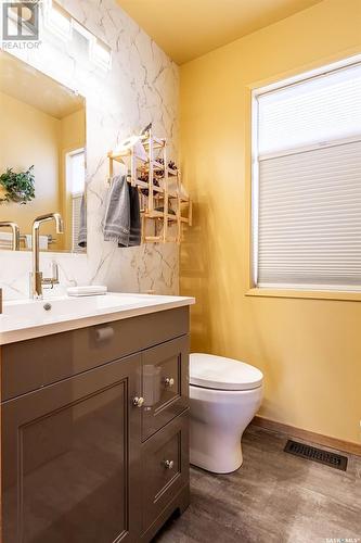23 455 Pinehouse Drive, Saskatoon, SK - Indoor Photo Showing Bathroom