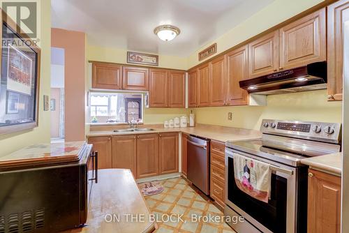 1401 - 3845 Lake Shore Boulevard W, Toronto, ON - Indoor Photo Showing Kitchen With Double Sink