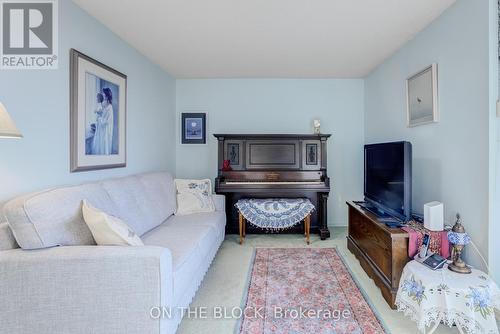 1401 - 3845 Lake Shore Boulevard W, Toronto, ON - Indoor Photo Showing Living Room