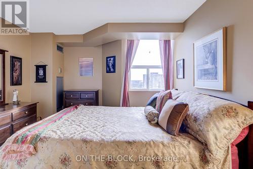 1401 - 3845 Lake Shore Boulevard W, Toronto, ON - Indoor Photo Showing Bedroom