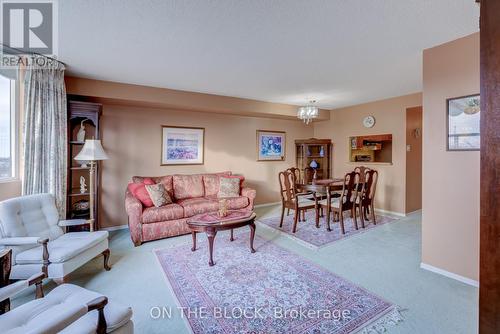 1401 - 3845 Lake Shore Boulevard W, Toronto, ON - Indoor Photo Showing Living Room