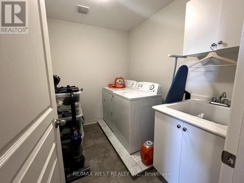 85 Riverwalk Dr, Hamilton, ON - Indoor Photo Showing Laundry Room