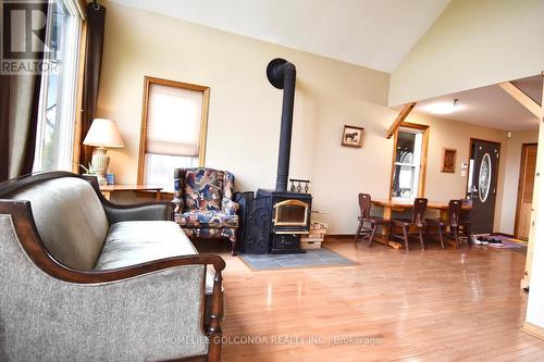 1871 County Rd 46 Road, Kawartha Lakes, ON - Indoor Photo Showing Living Room