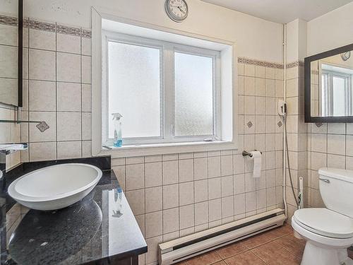Bathroom - 146 Rue St-Jacques, Gatineau (Hull), QC - Indoor Photo Showing Bathroom
