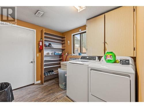 2912 Heritage Place, Vernon, BC - Indoor Photo Showing Laundry Room