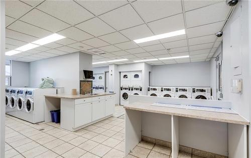 150 Charlton Avenue E|Unit #1805, Hamilton, ON - Indoor Photo Showing Laundry Room