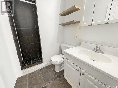 1540 Bell Street E, Swift Current, SK - Indoor Photo Showing Bathroom