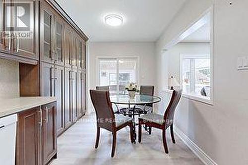399 Flanagan Court, Newmarket, ON - Indoor Photo Showing Dining Room