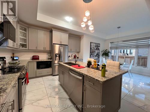 3255 Millicent Avenue, Oakville, ON - Indoor Photo Showing Kitchen With Double Sink With Upgraded Kitchen