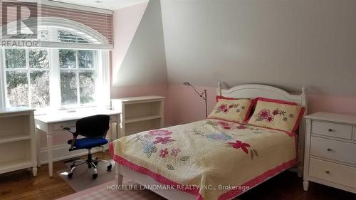 7 Glendarling Road, Toronto, ON - Indoor Photo Showing Bedroom