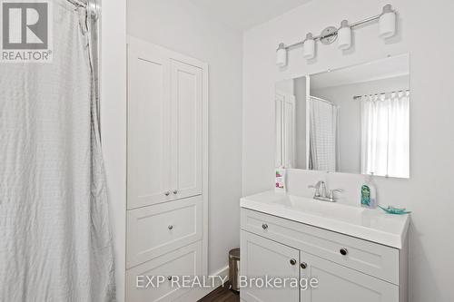 1780 Victoria Rd, Prince Edward County, ON - Indoor Photo Showing Bathroom