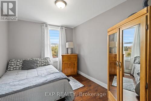 1780 Victoria Road, Prince Edward County, ON - Indoor Photo Showing Bedroom