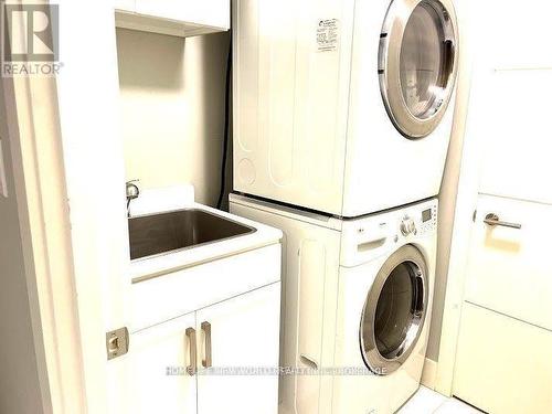 82 Lawrence Ave W, Toronto, ON - Indoor Photo Showing Laundry Room