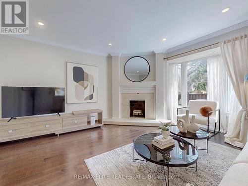 238 Rumble Avenue, Richmond Hill, ON - Indoor Photo Showing Living Room With Fireplace