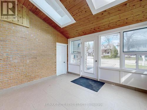 238 Rumble Avenue, Richmond Hill, ON - Indoor Photo Showing Other Room