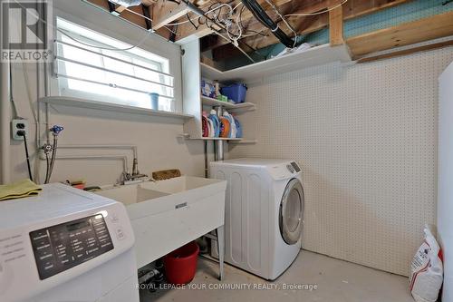 401 Centre St E, Richmond Hill, ON - Indoor Photo Showing Laundry Room