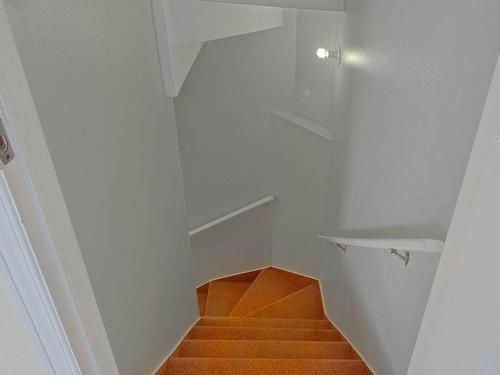 Staircase - 3138 Boul. Chèvremont, Montréal (L'Île-Bizard/Sainte-Geneviève), QC - Indoor