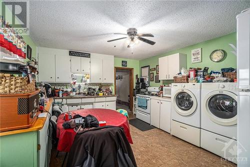 31-33 Gore Street W, Perth, ON - Indoor Photo Showing Laundry Room