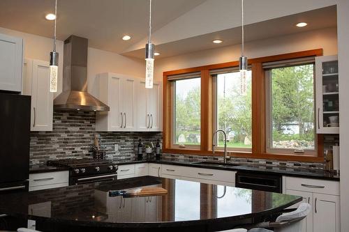 2711 Jacks Crescent, South Slocan, BC - Indoor Photo Showing Kitchen