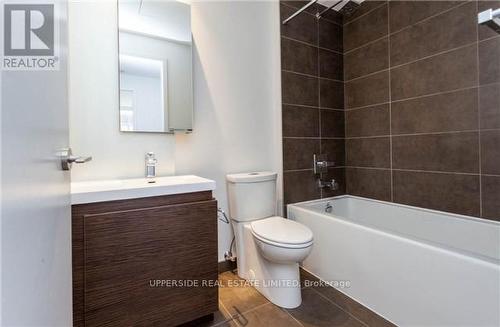 #464 -1030 King St W, Toronto, ON - Indoor Photo Showing Bathroom