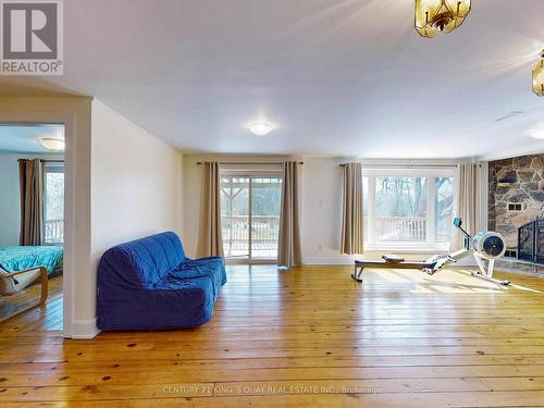 108 Riverbank Drive, Georgina, ON - Indoor Photo Showing Living Room
