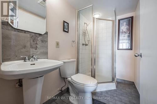 301 - 41 Markbrook Lane, Toronto, ON - Indoor Photo Showing Bathroom