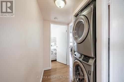 301 - 41 Markbrook Lane, Toronto, ON - Indoor Photo Showing Laundry Room