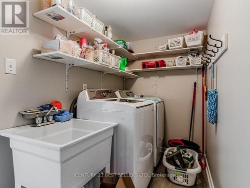 178 Queen Street W, Mississauga, ON - Indoor Photo Showing Laundry Room
