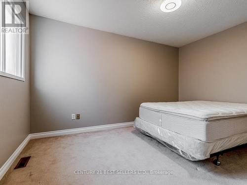 178 Queen Street W, Mississauga, ON - Indoor Photo Showing Bedroom