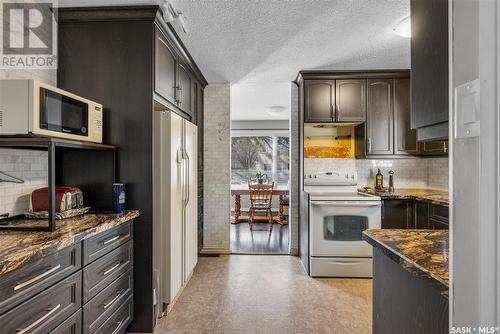 332 W Avenue S, Saskatoon, SK - Indoor Photo Showing Kitchen