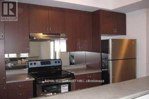 101 - 2891 Rio Court, Mississauga, ON - Indoor Photo Showing Kitchen With Stainless Steel Kitchen
