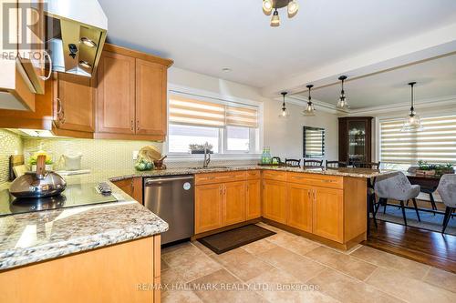 14 Hampshire Heights, Toronto, ON - Indoor Photo Showing Kitchen