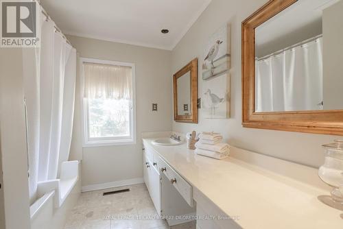 509 Fanshawe Park Road E, London, ON - Indoor Photo Showing Bathroom